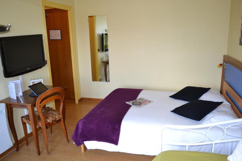 Hotel Restaurant Davat Brison-Saint-Innocent Habitación foto